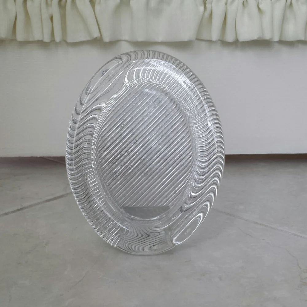 Glass oval picture frame
